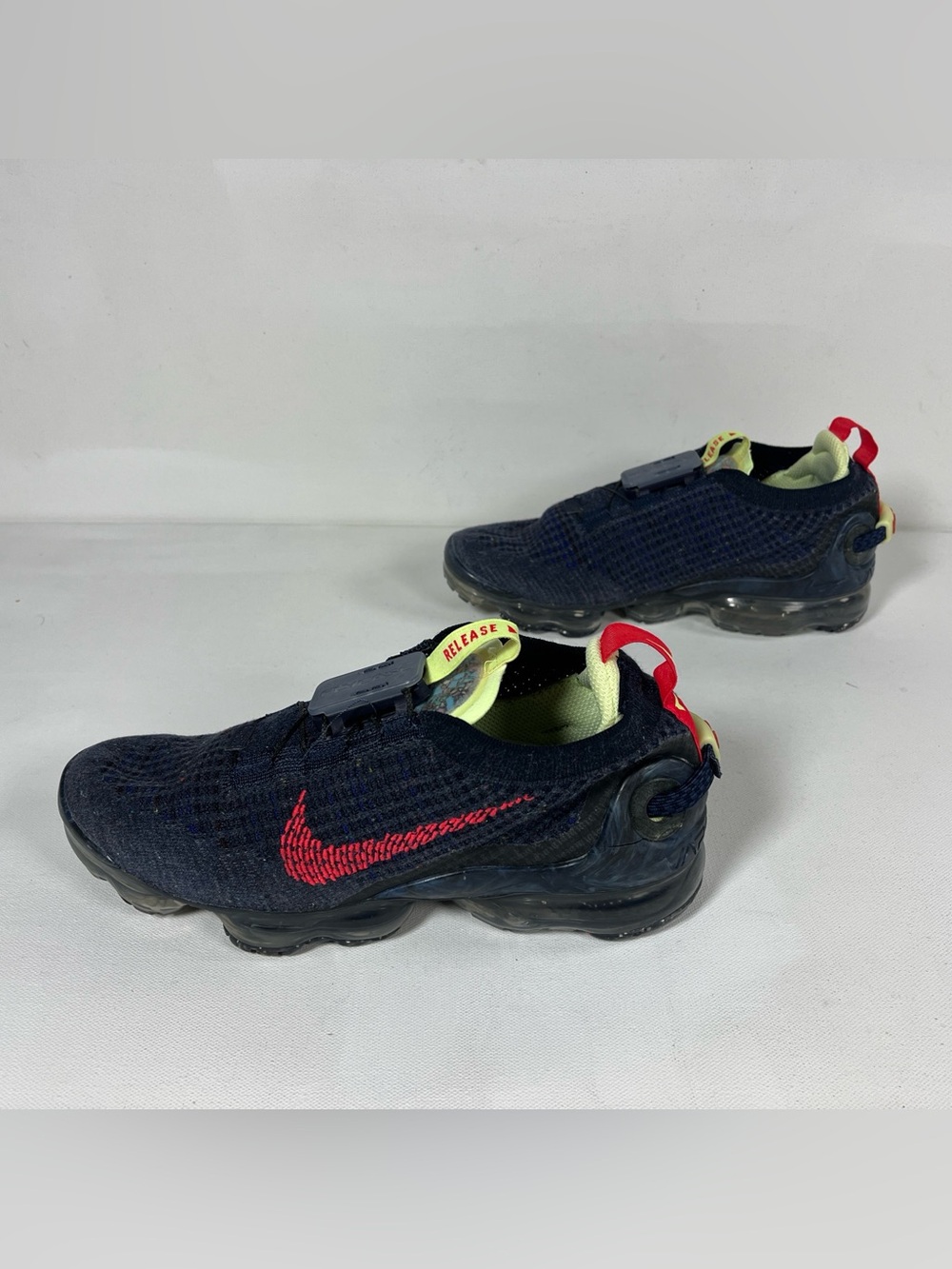 Nike Air VaporMax 2020 Flyknit Shoes Obsidian Siren Red Run CW1765-400 Men’s 7